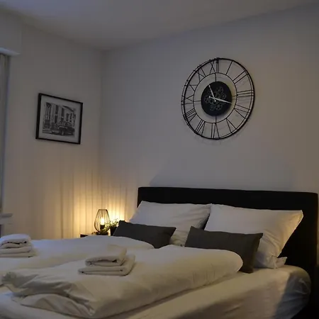 Mit Terrasse, Privater Eingang Und Parkplatz 라데보름발트