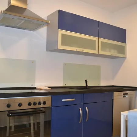 Mit Terrasse, Privater Eingang Und Parkplatz