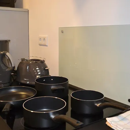 아파트 Mit Terrasse, Privater Eingang Und Parkplatz *