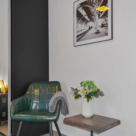 Apartment Mit Terrasse, Privater Eingang Und Parkplatz