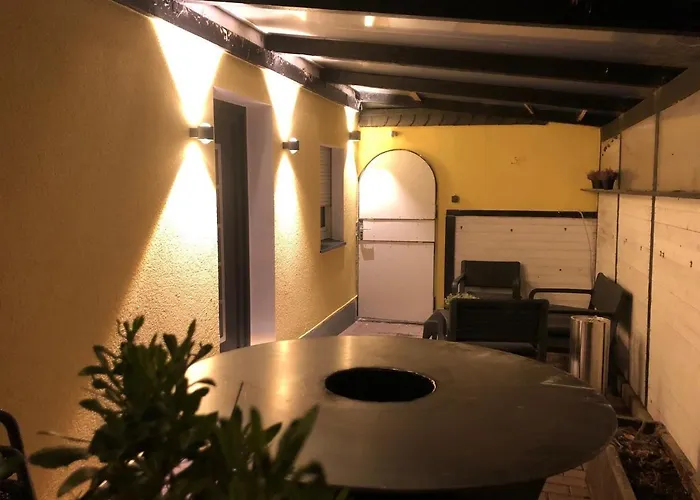 Mit Terrasse, Privater Eingang Und Parkplatz *